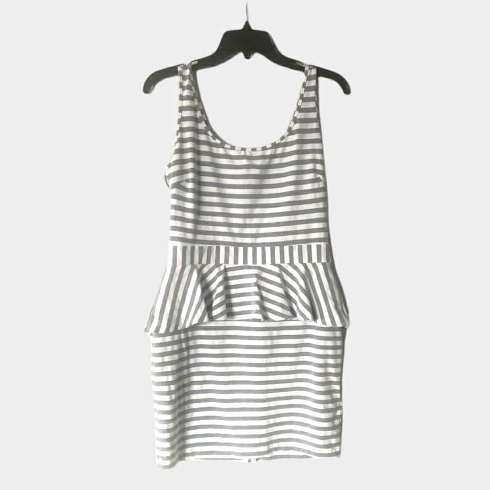 Bebe Empire Waist Grey/White Midi Dress, Size Large